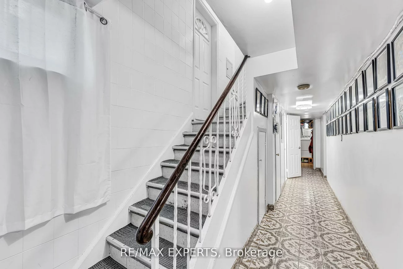 81, Hagar, Rockcliffe-Smythe, Toronto