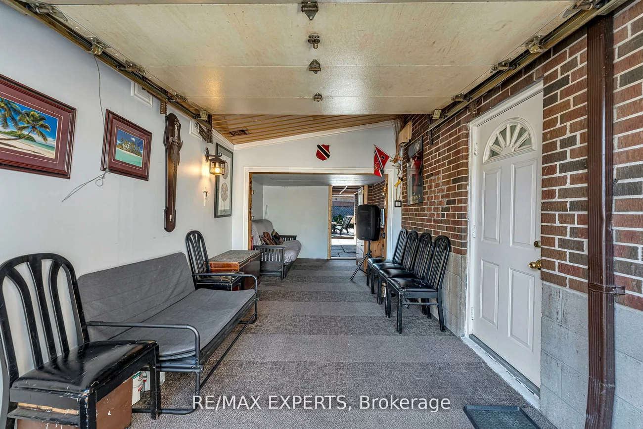 81, Hagar, Rockcliffe-Smythe, Toronto