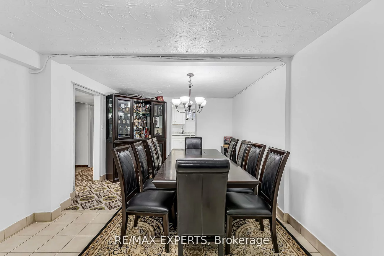 81, Hagar, Rockcliffe-Smythe, Toronto