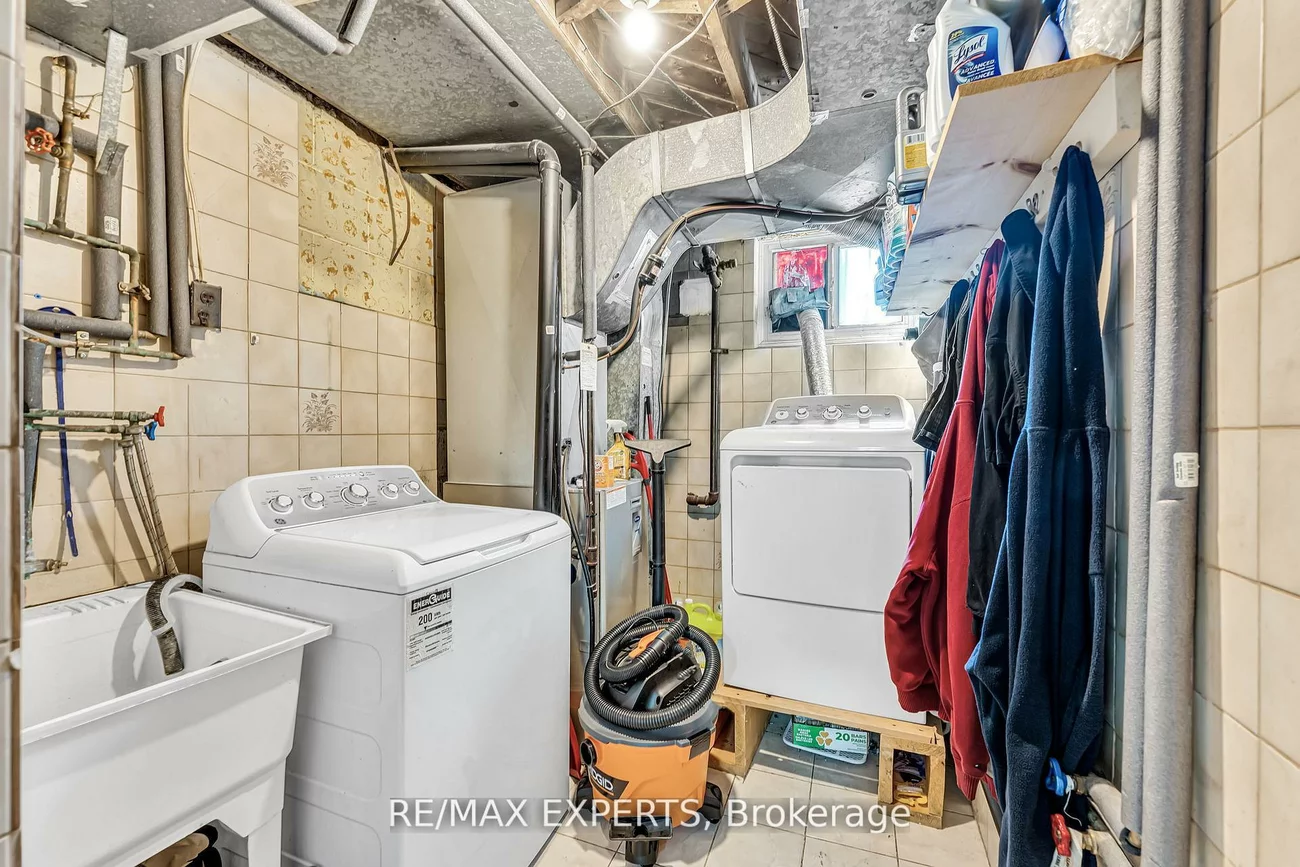 81, Hagar, Rockcliffe-Smythe, Toronto