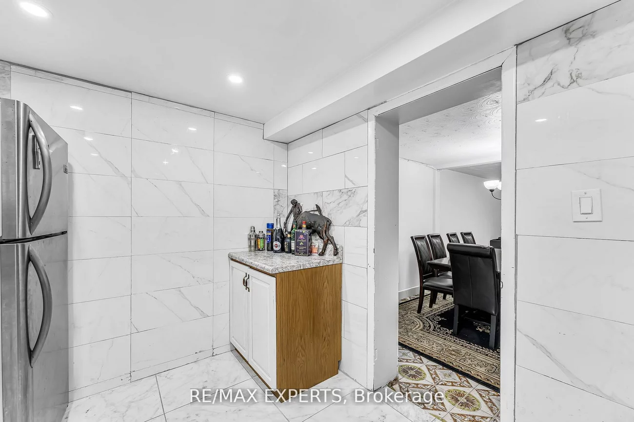 81, Hagar, Rockcliffe-Smythe, Toronto