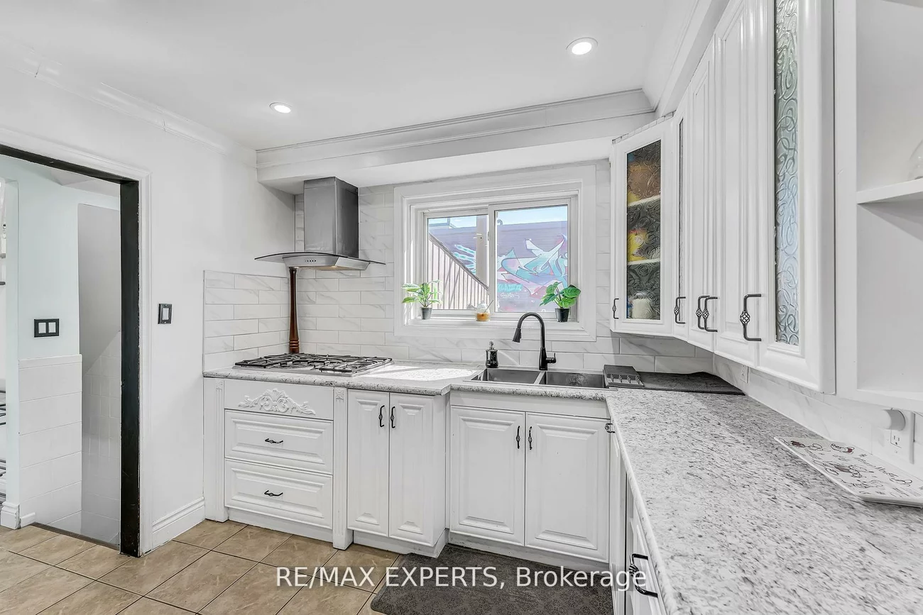 81, Hagar, Rockcliffe-Smythe, Toronto