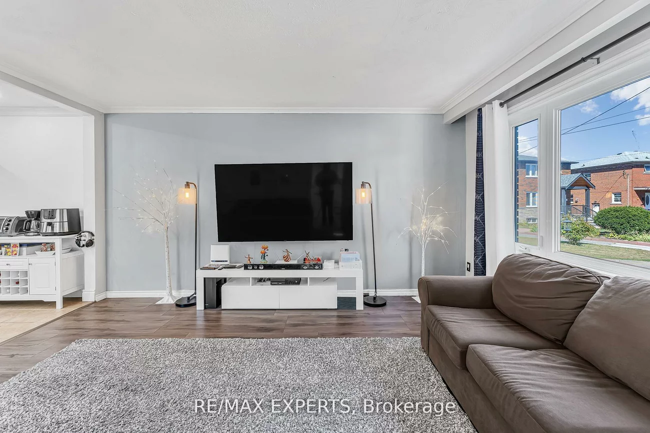 81, Hagar, Rockcliffe-Smythe, Toronto