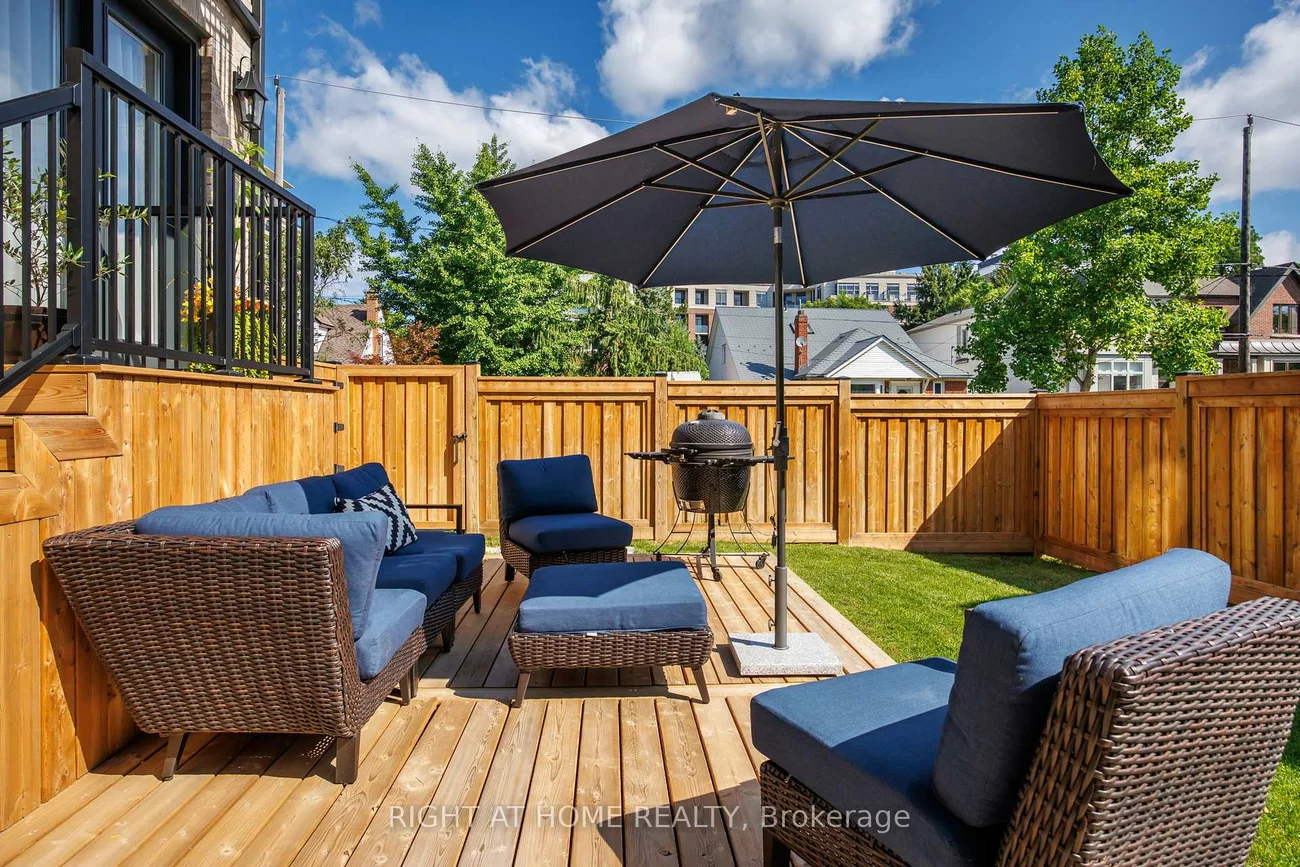 33, Thorndale, Kingsway South, Toronto