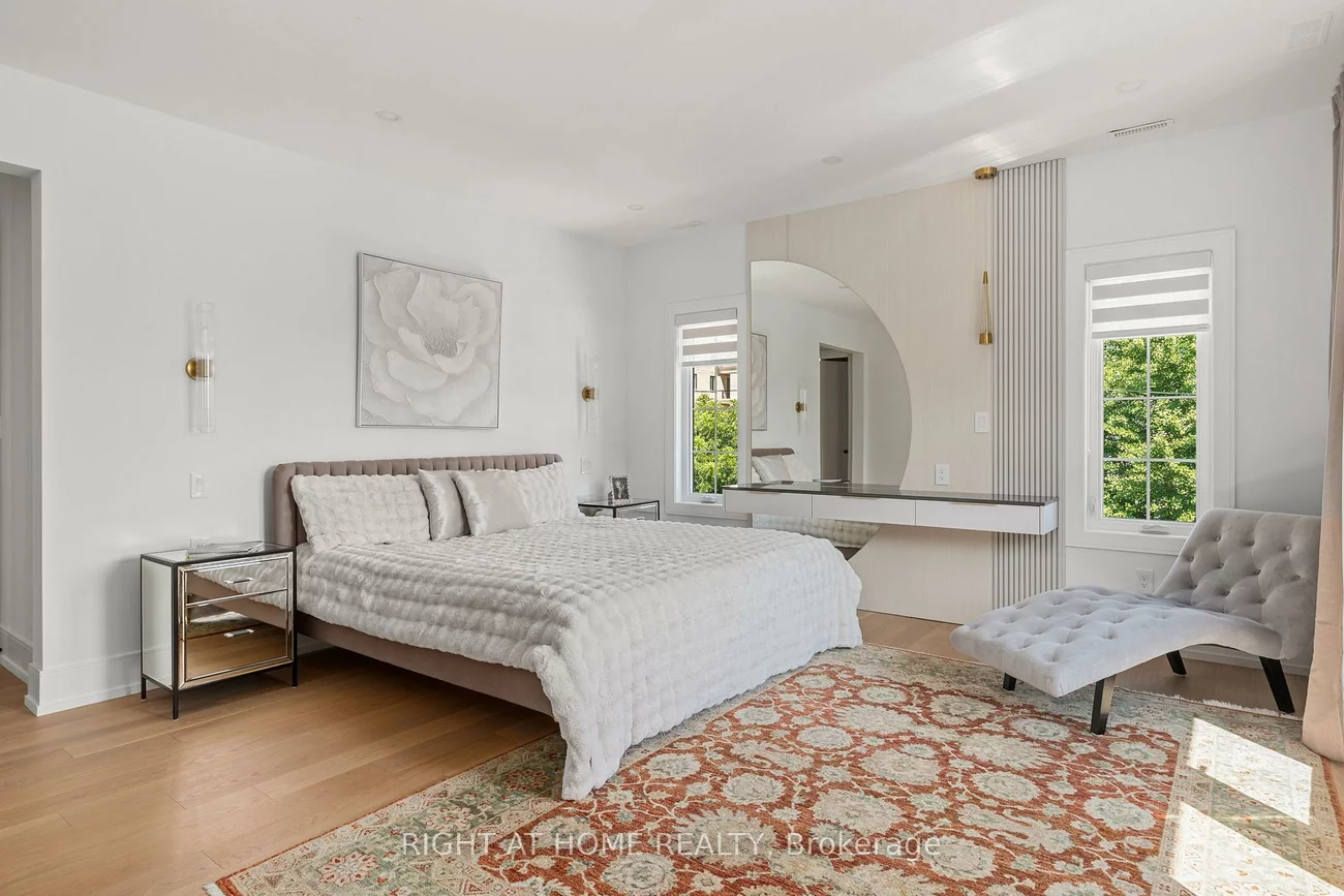 33, Thorndale, Kingsway South, Toronto