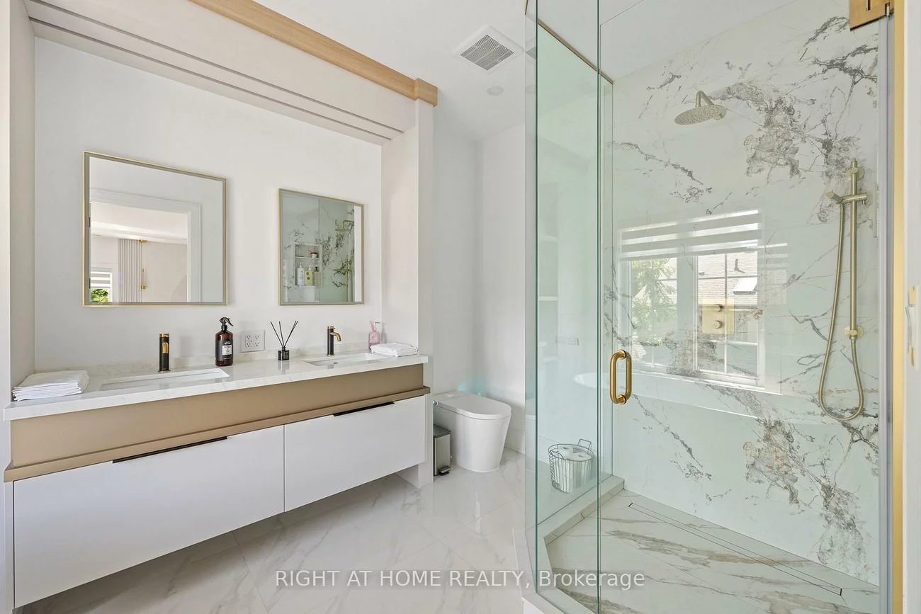 33, Thorndale, Kingsway South, Toronto