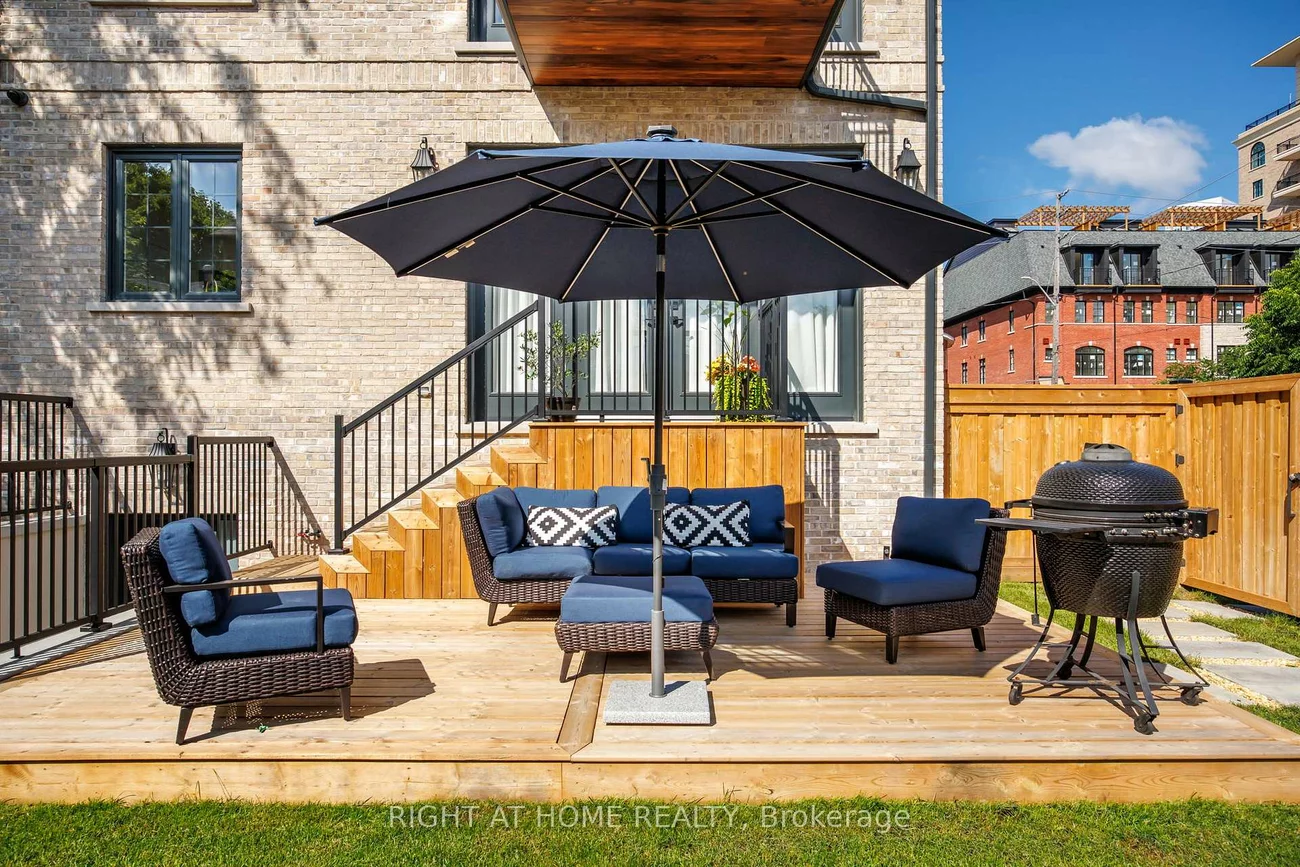 33, Thorndale, Kingsway South, Toronto