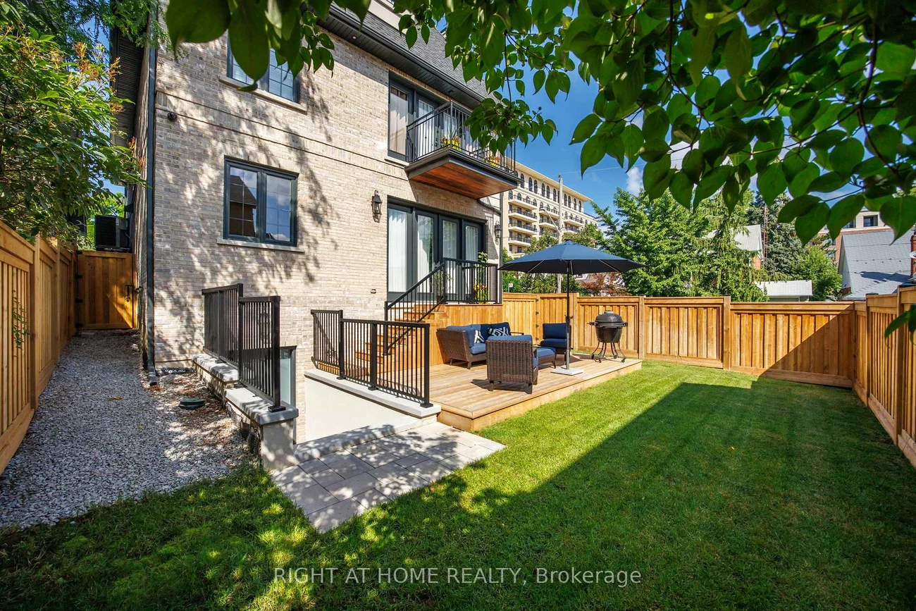 33, Thorndale, Kingsway South, Toronto