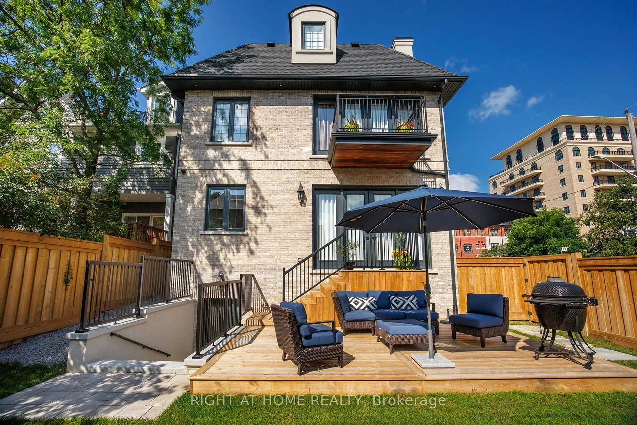 33, Thorndale, Kingsway South, Toronto