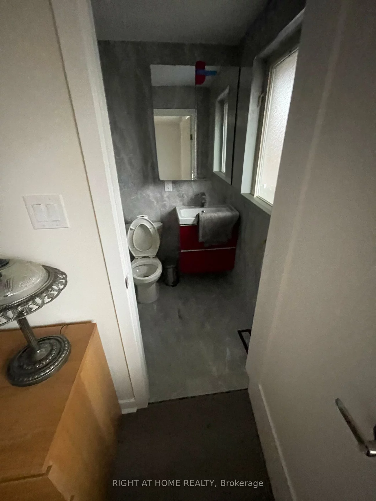 258, La Rose, Willowridge-Martingrove-Richview, Toronto