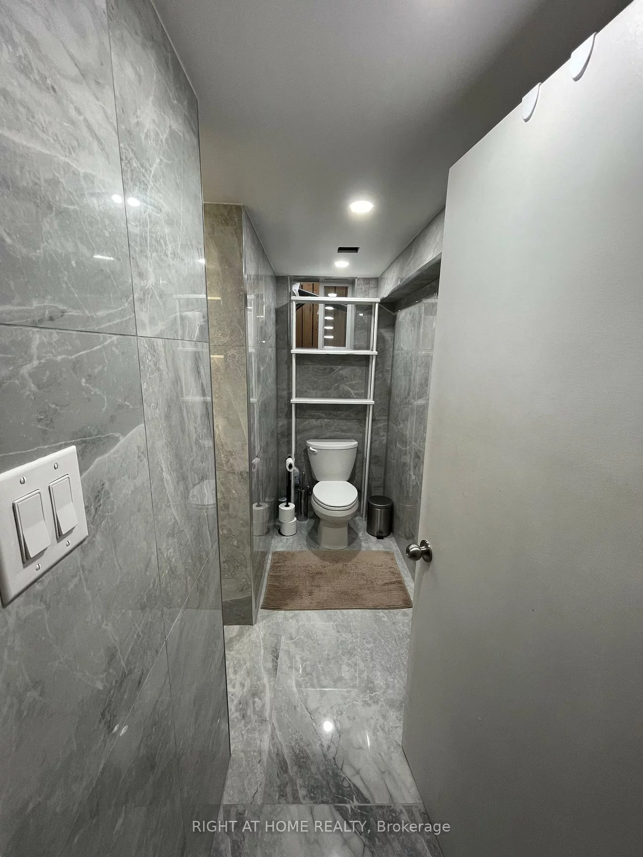 258, La Rose, Willowridge-Martingrove-Richview, Toronto