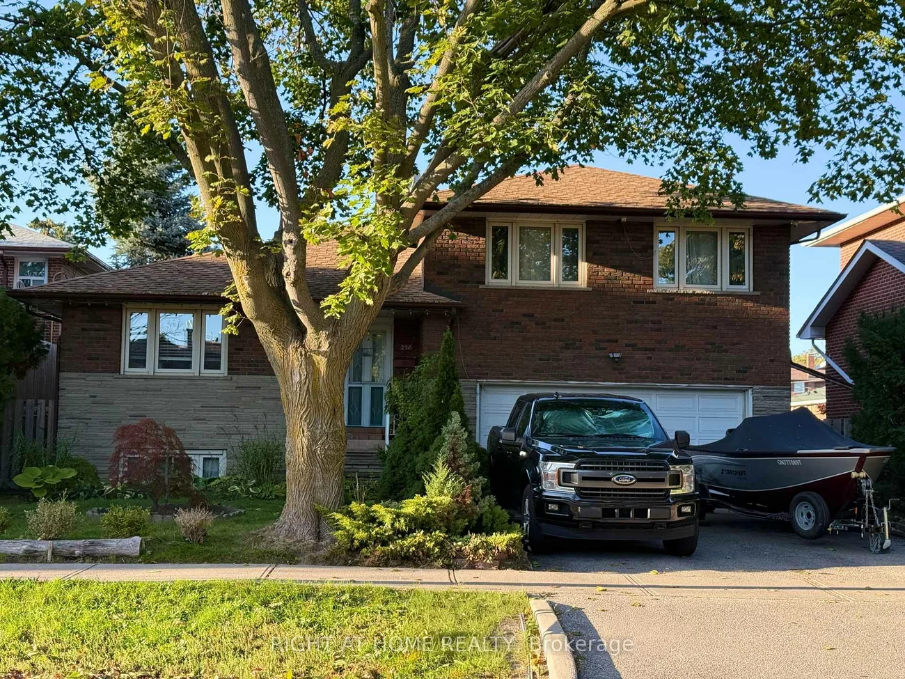 258, La Rose, Willowridge-Martingrove-Richview, Toronto