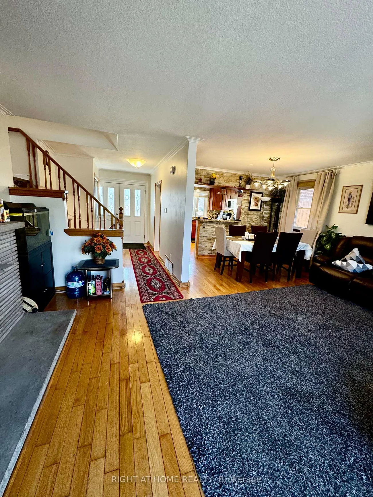 258, La Rose, Willowridge-Martingrove-Richview, Toronto
