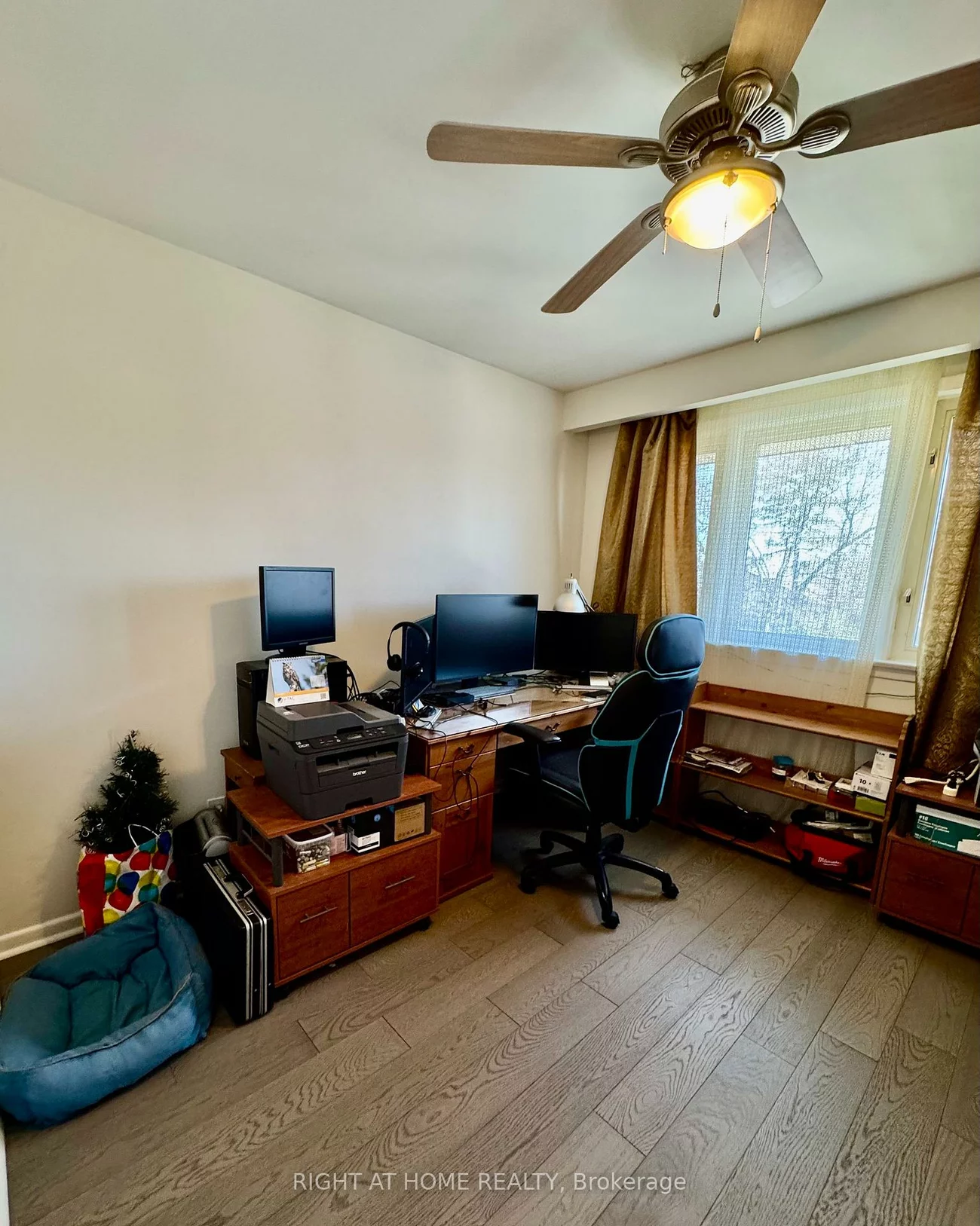 258, La Rose, Willowridge-Martingrove-Richview, Toronto