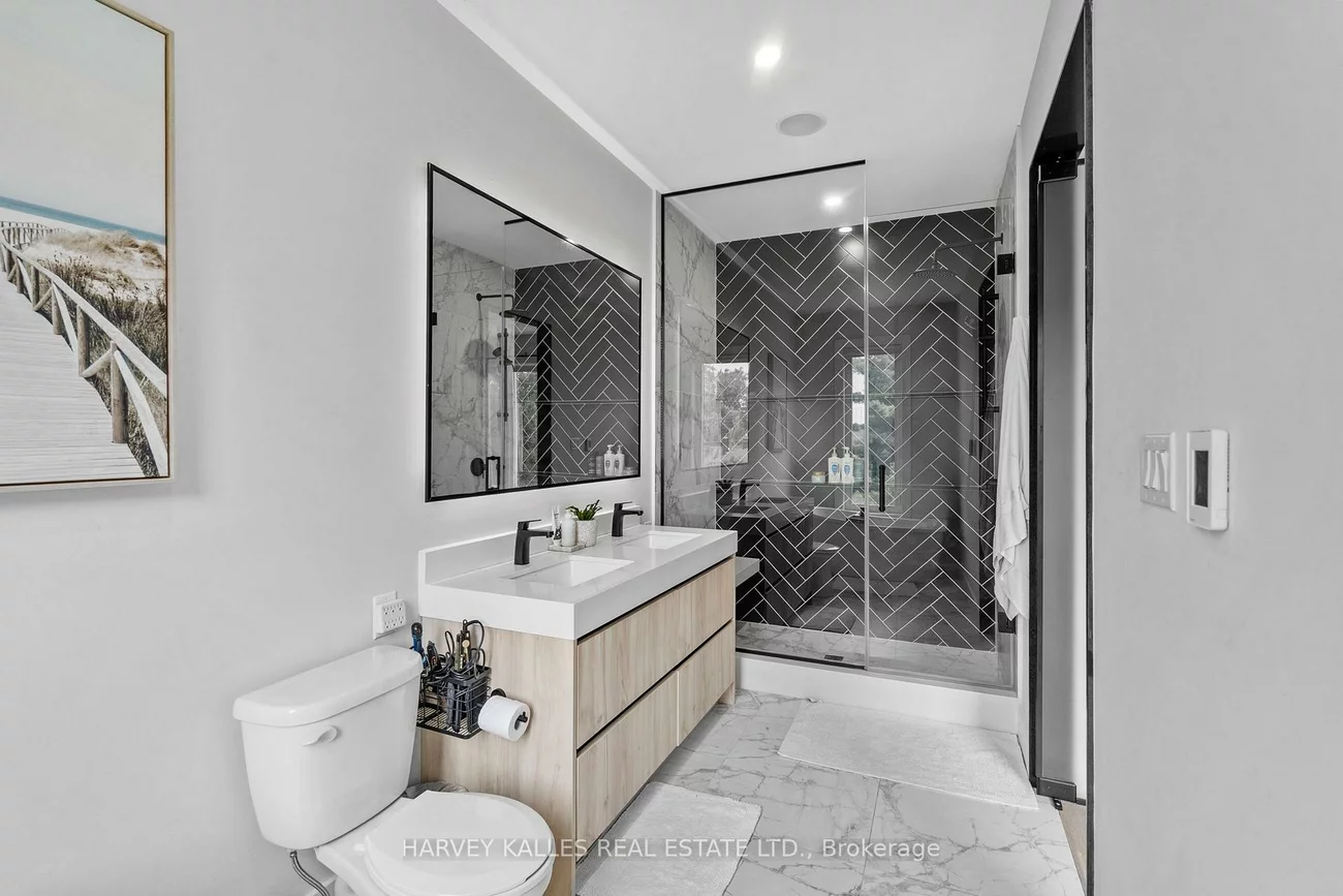 32, Albright, Alderwood, Toronto