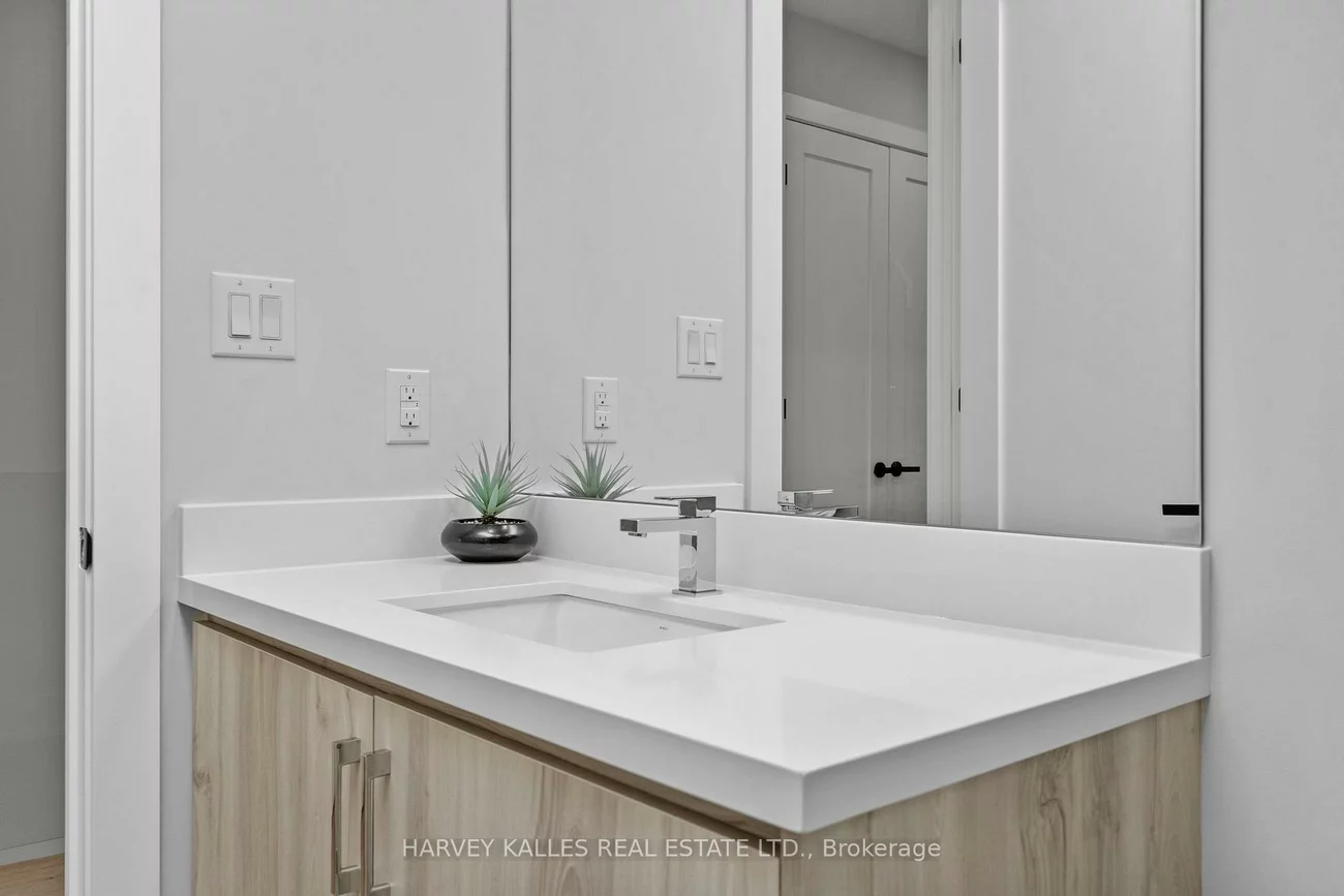 32, Albright, Alderwood, Toronto