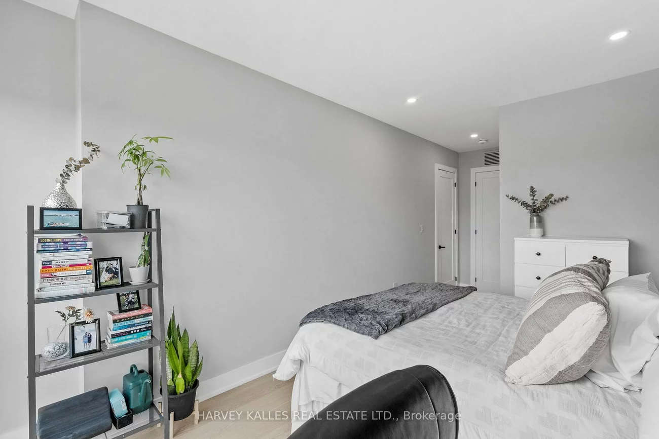 32, Albright, Alderwood, Toronto