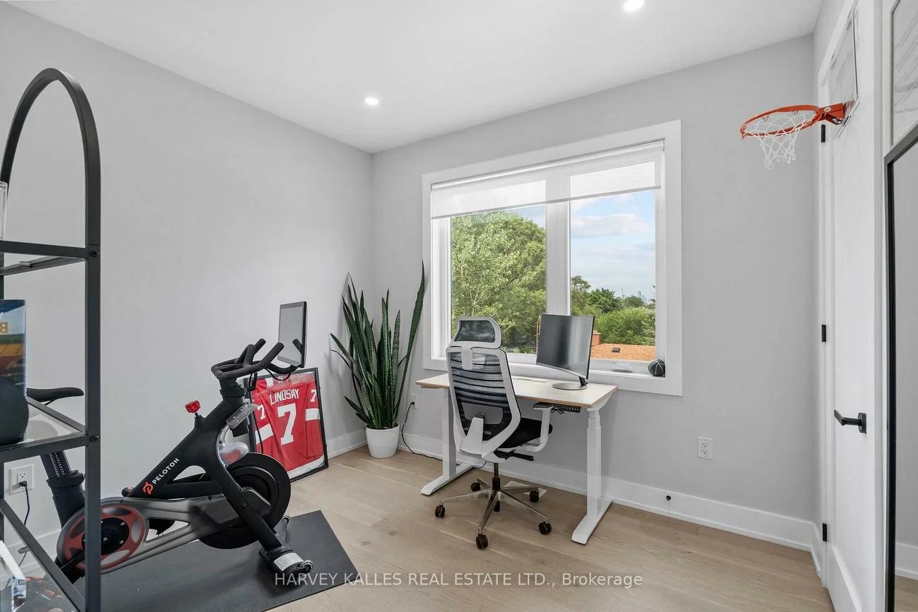 32, Albright, Alderwood, Toronto