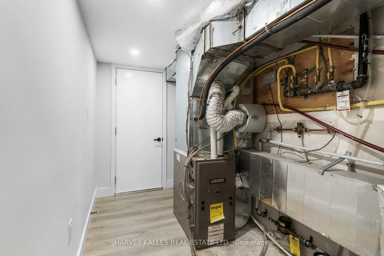 32, Albright, Alderwood, Toronto