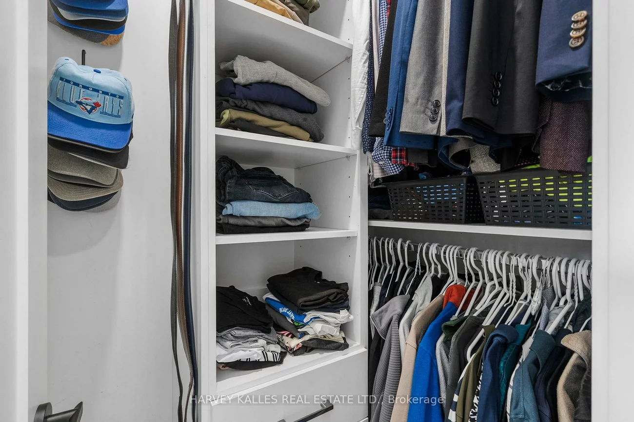 32, Albright, Alderwood, Toronto