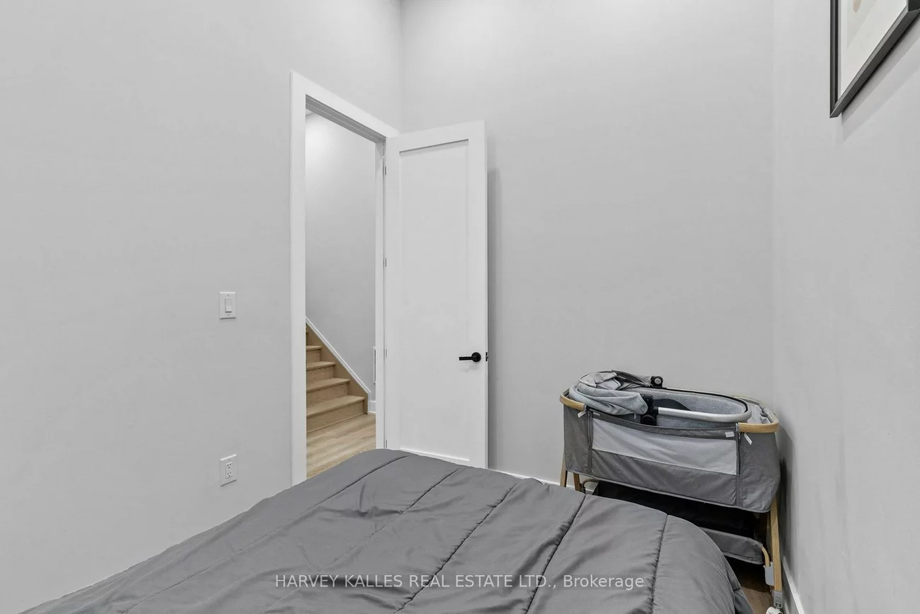 32, Albright, Alderwood, Toronto