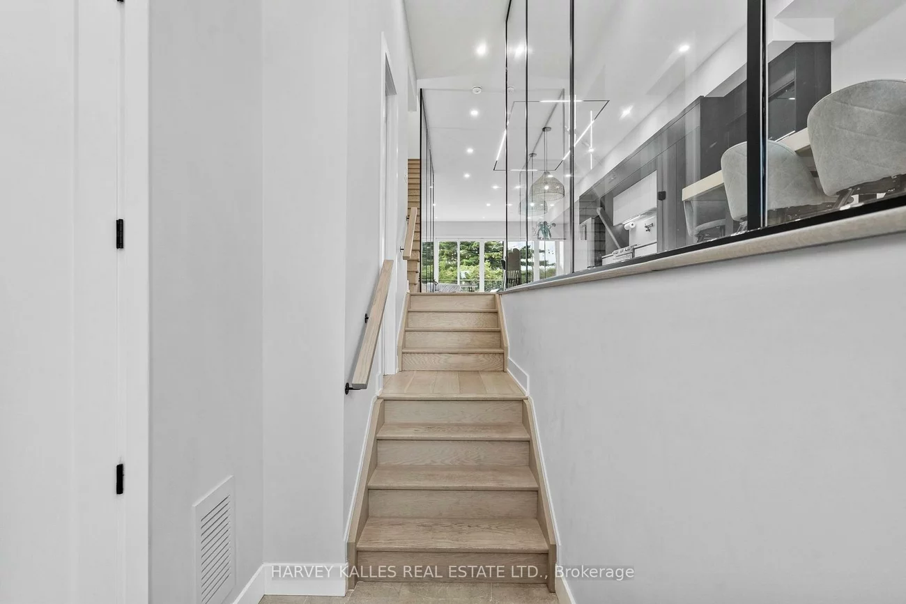 32, Albright, Alderwood, Toronto