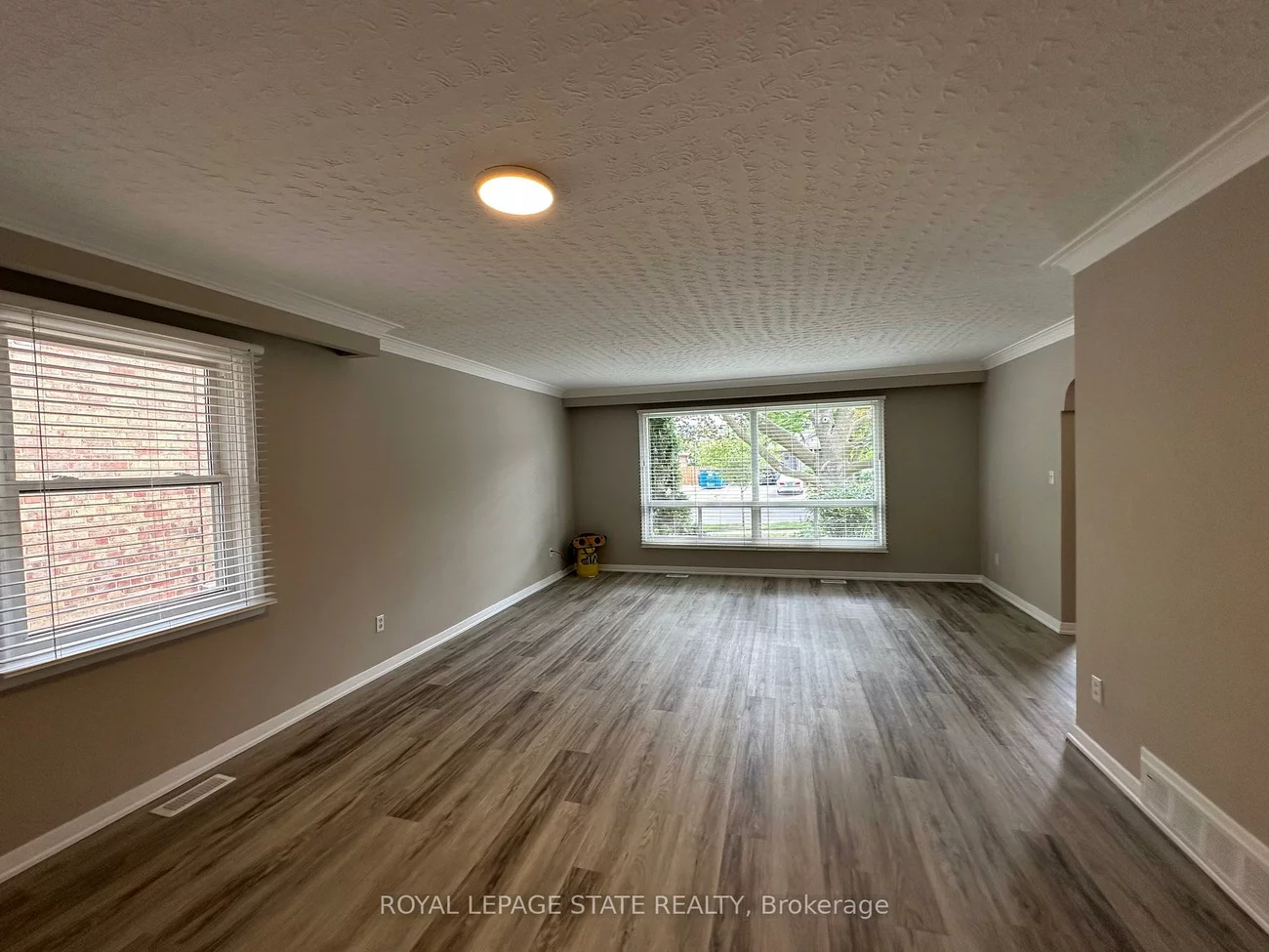 20, Lloyd Manor, Princess-Rosethorn, Toronto