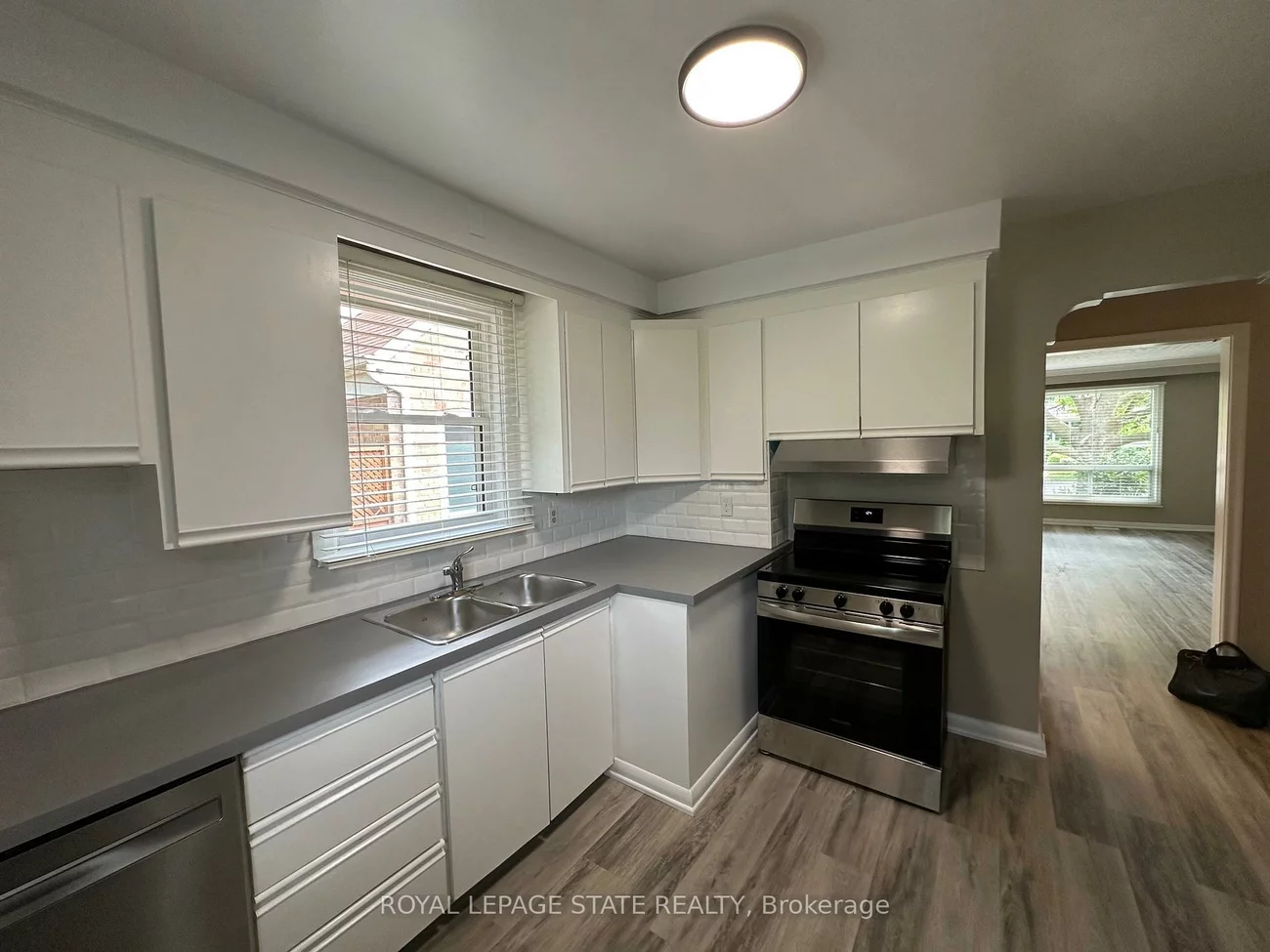 20, Lloyd Manor, Princess-Rosethorn, Toronto