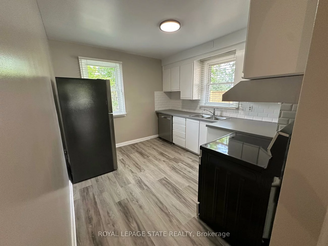 20, Lloyd Manor, Princess-Rosethorn, Toronto