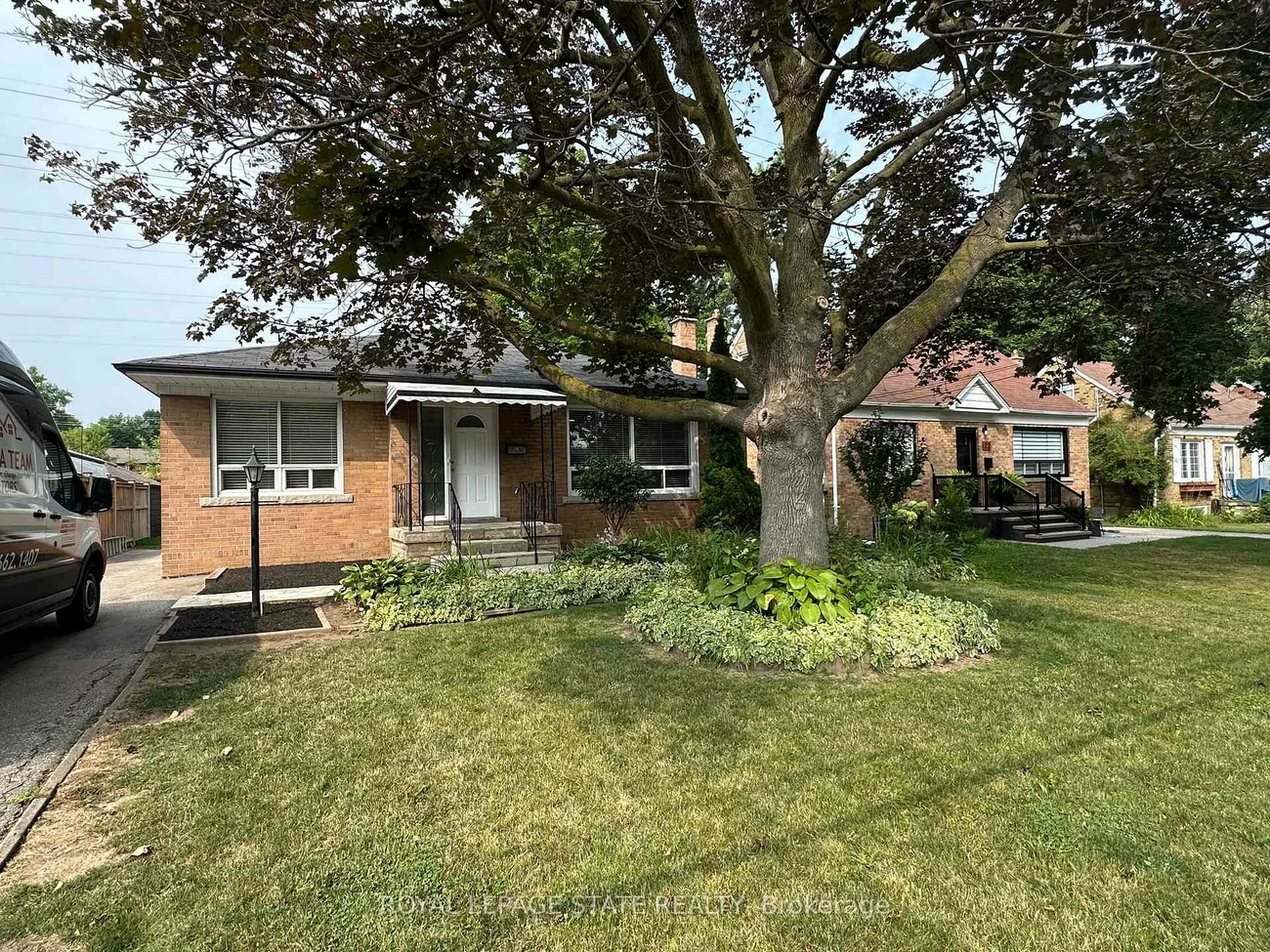 20, Lloyd Manor, Princess-Rosethorn, Toronto