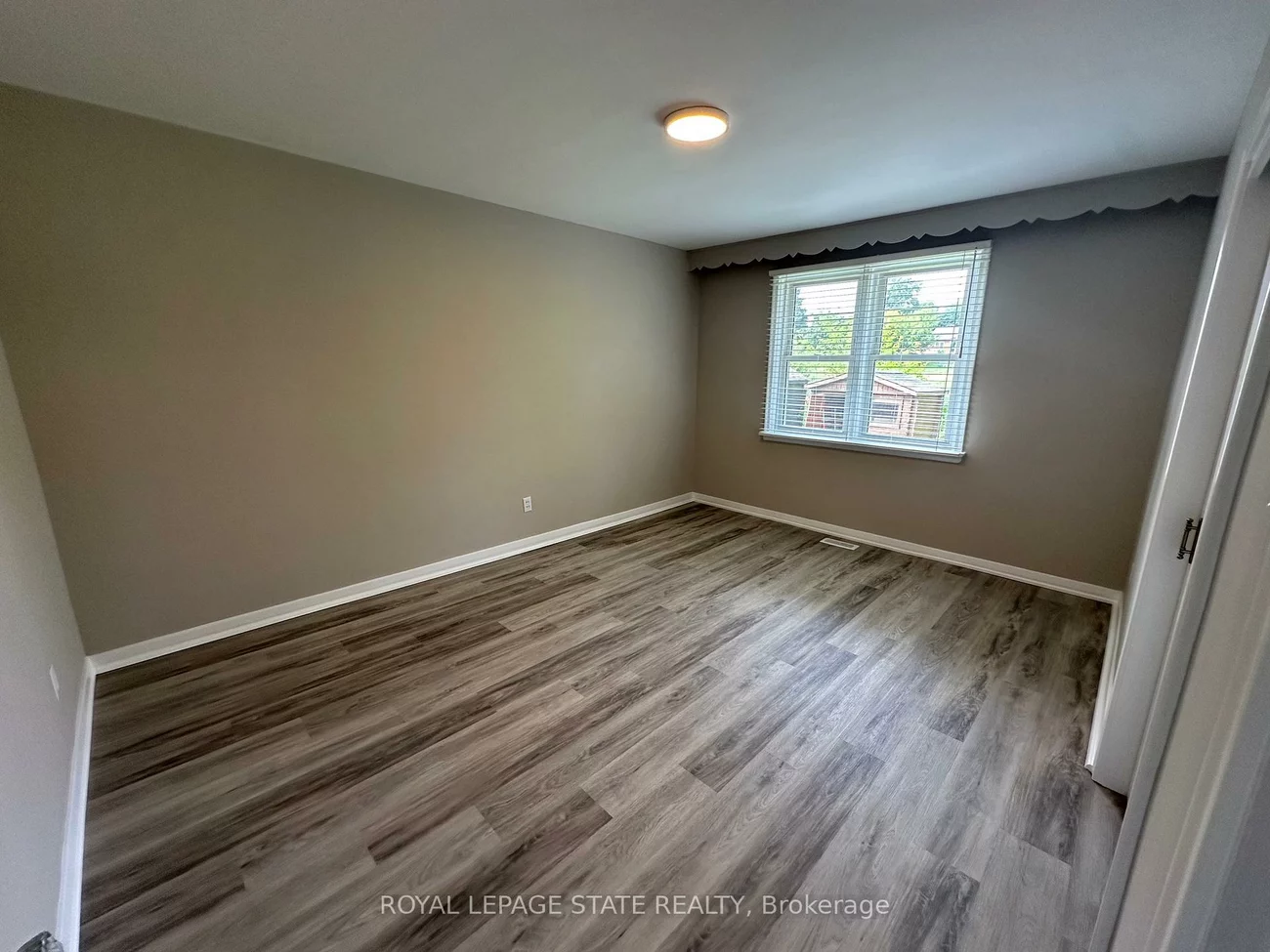20, Lloyd Manor, Princess-Rosethorn, Toronto