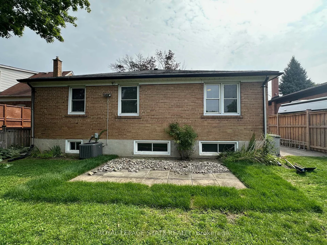 20, Lloyd Manor, Princess-Rosethorn, Toronto