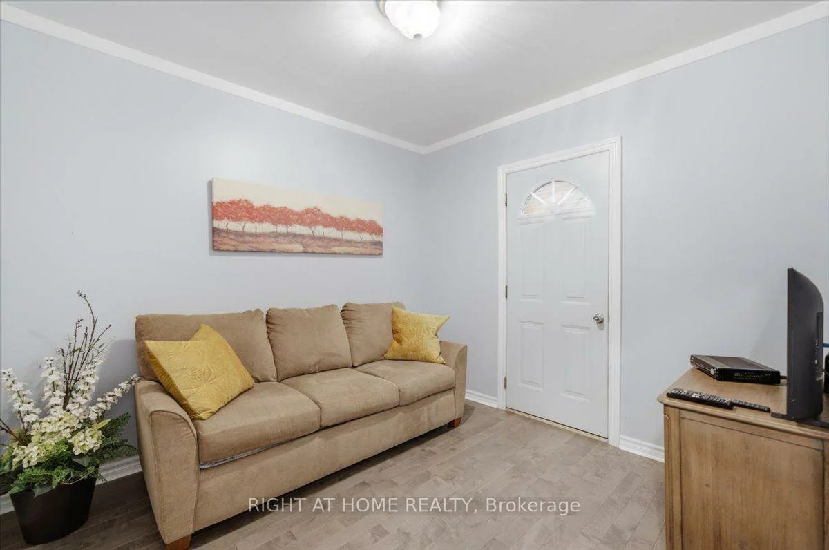 188, Queens, Mimico, Toronto