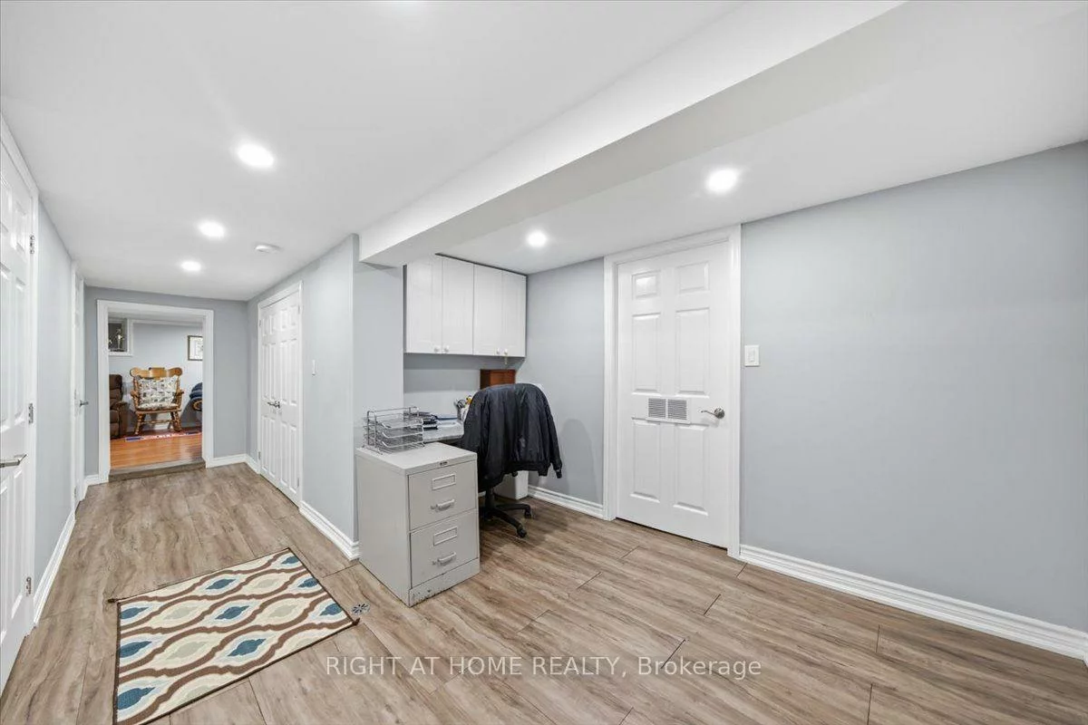 188, Queens, Mimico, Toronto