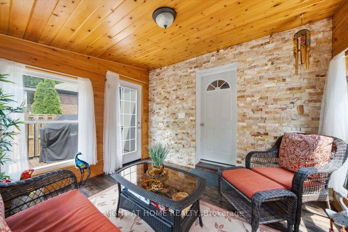 188, Queens, Mimico, Toronto