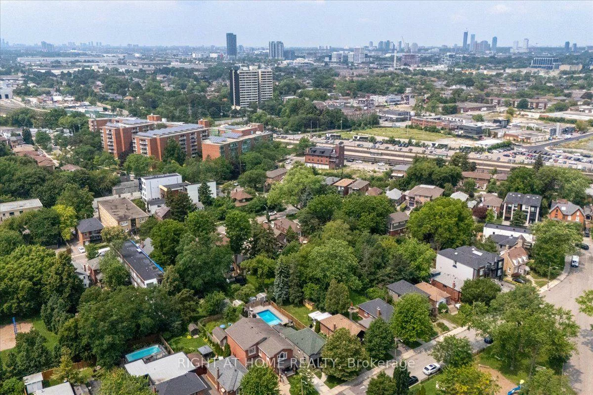 188, Queens, Mimico, Toronto