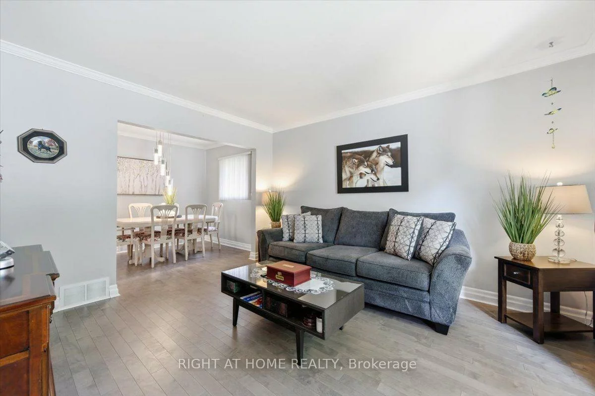 188, Queens, Mimico, Toronto
