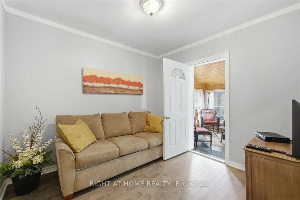 188, Queens, Mimico, Toronto