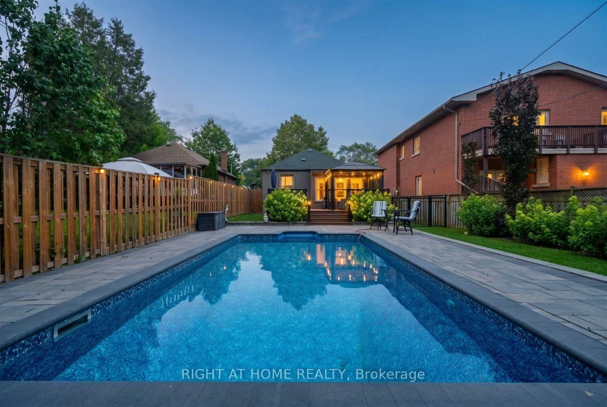 188, Queens, Mimico, Toronto