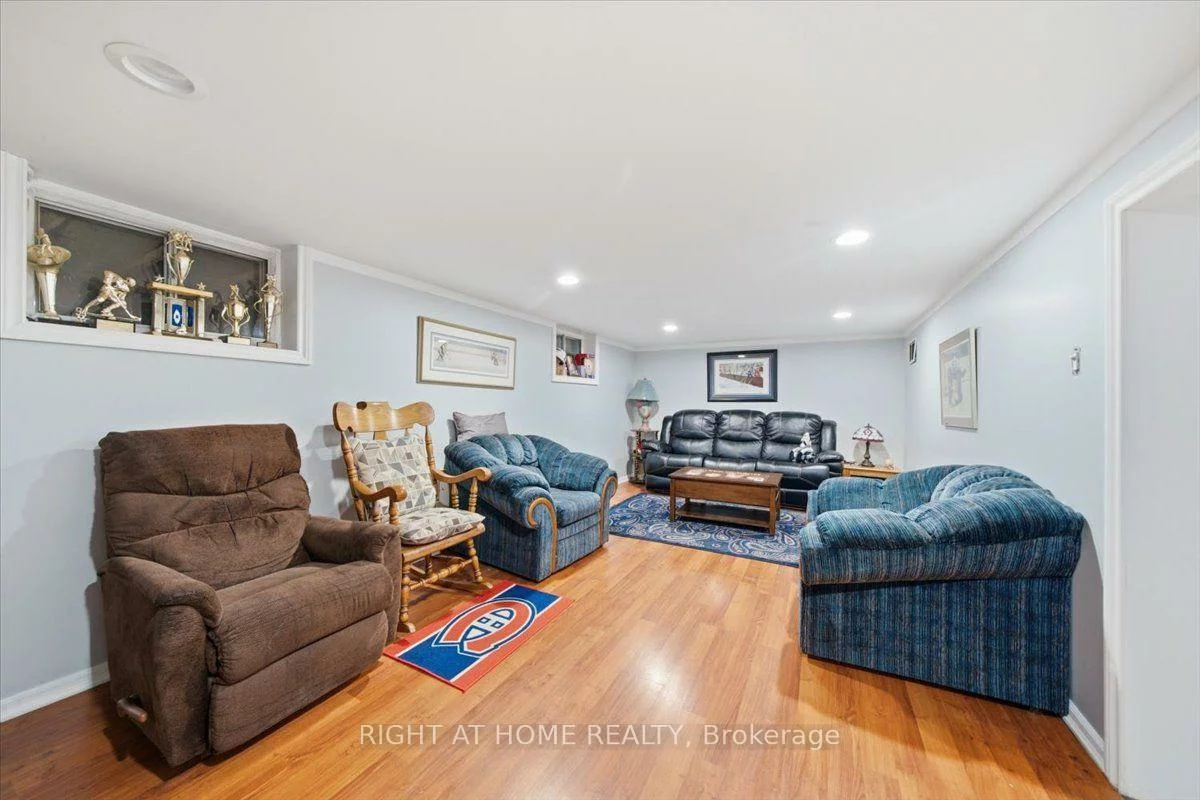 188, Queens, Mimico, Toronto