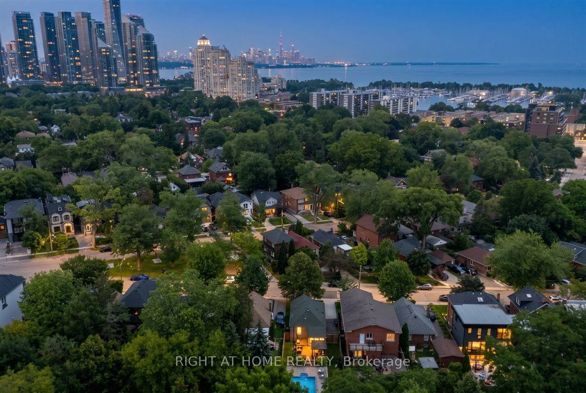 188, Queens, Mimico, Toronto