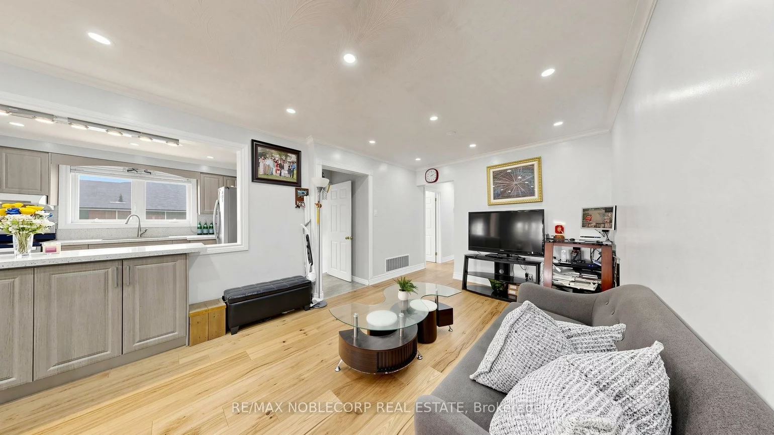 95, Snowood, Glenfield-Jane Heights, Toronto