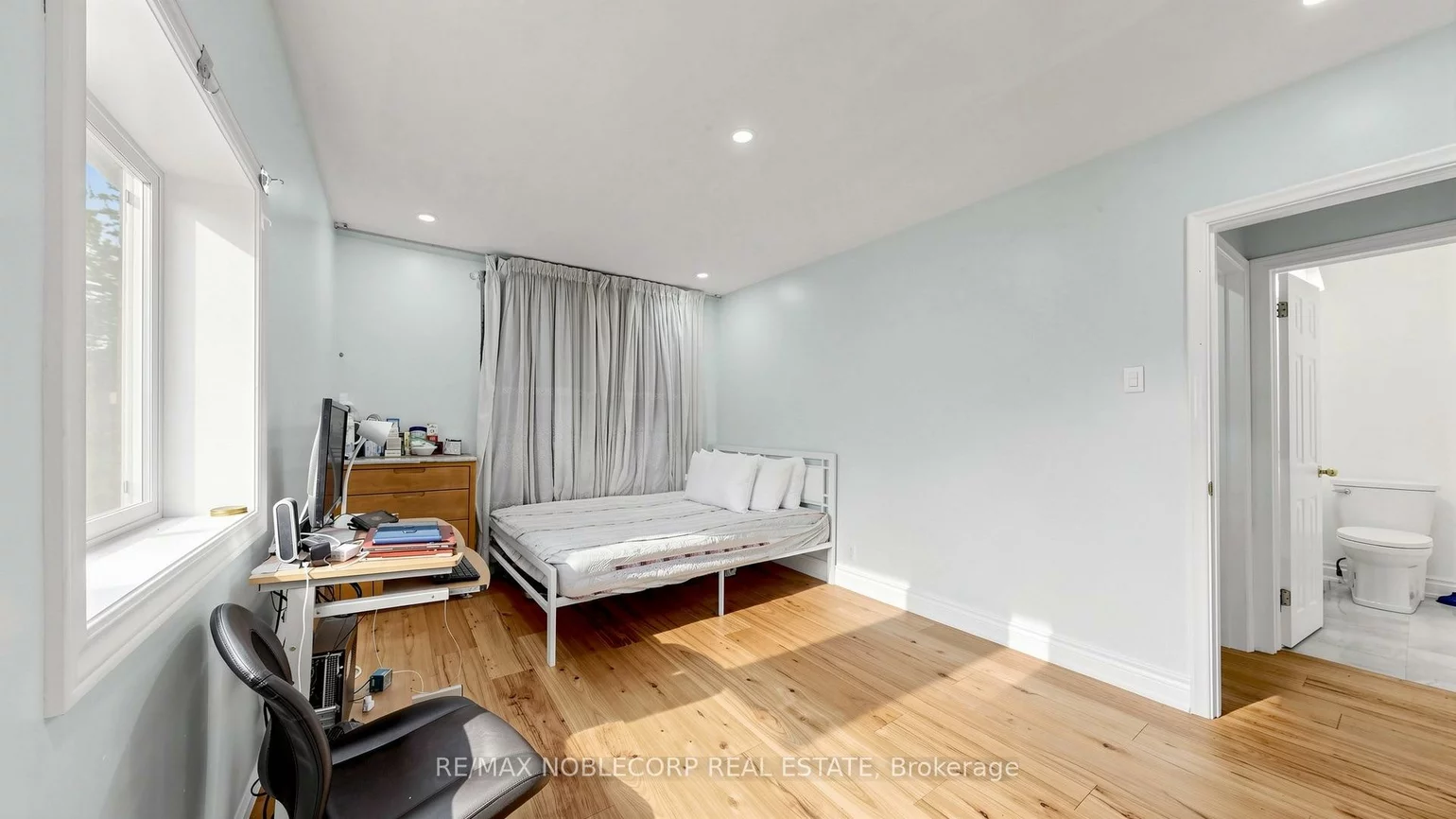 95, Snowood, Glenfield-Jane Heights, Toronto