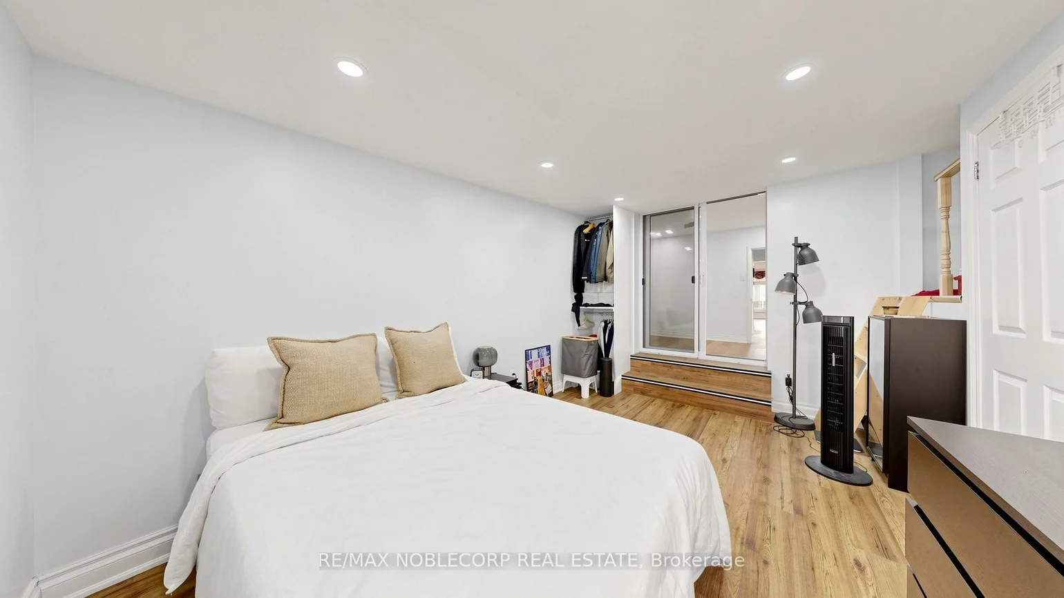 95, Snowood, Glenfield-Jane Heights, Toronto