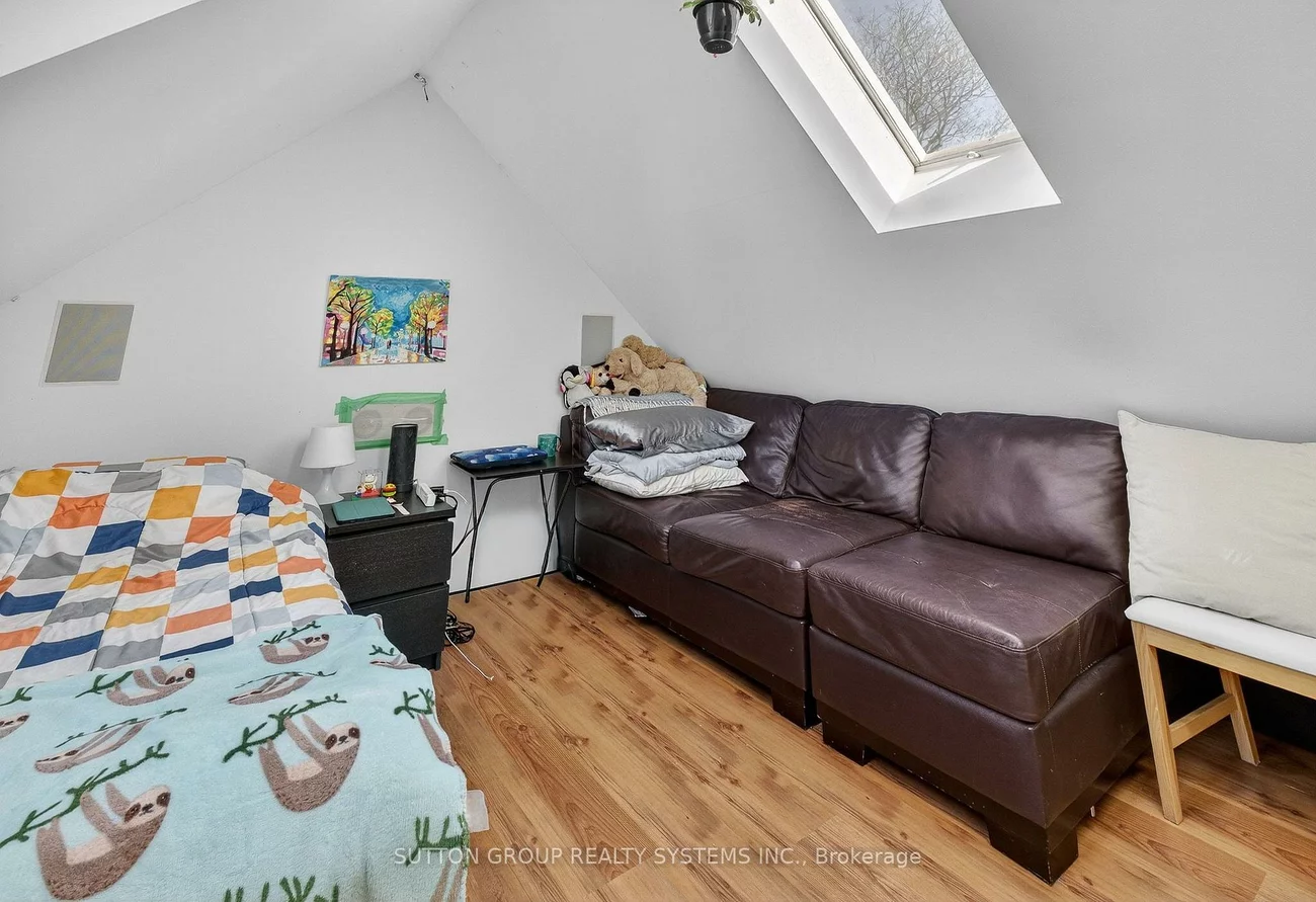 32, Green Lanes, Islington-City Centre West, Toronto