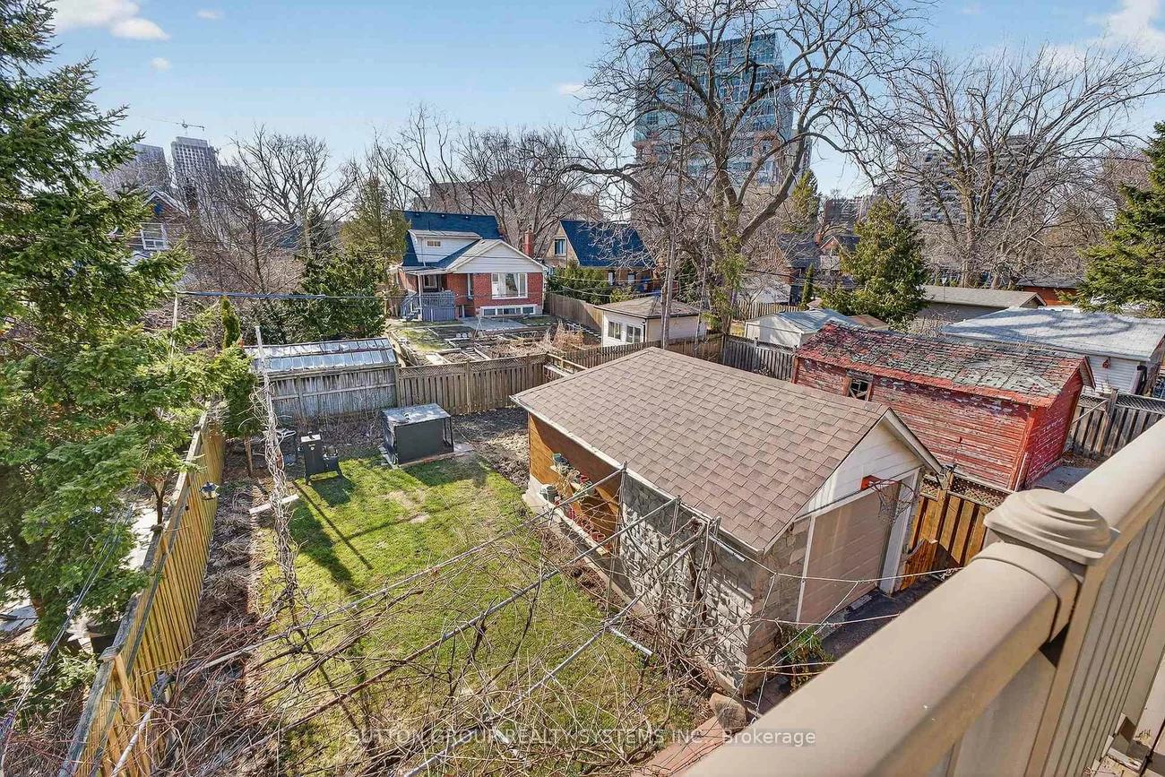 32, Green Lanes, Islington-City Centre West, Toronto
