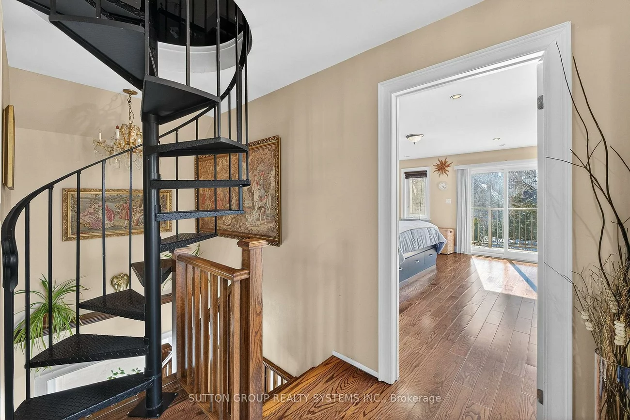 32, Green Lanes, Islington-City Centre West, Toronto