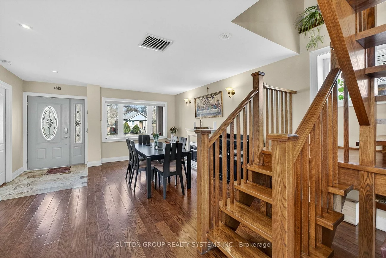 32, Green Lanes, Islington-City Centre West, Toronto