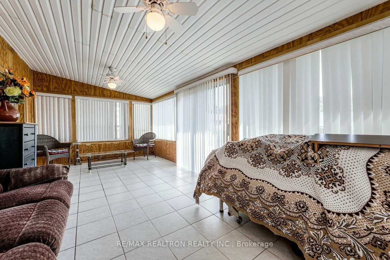115, Hullmar, Black Creek, Toronto
