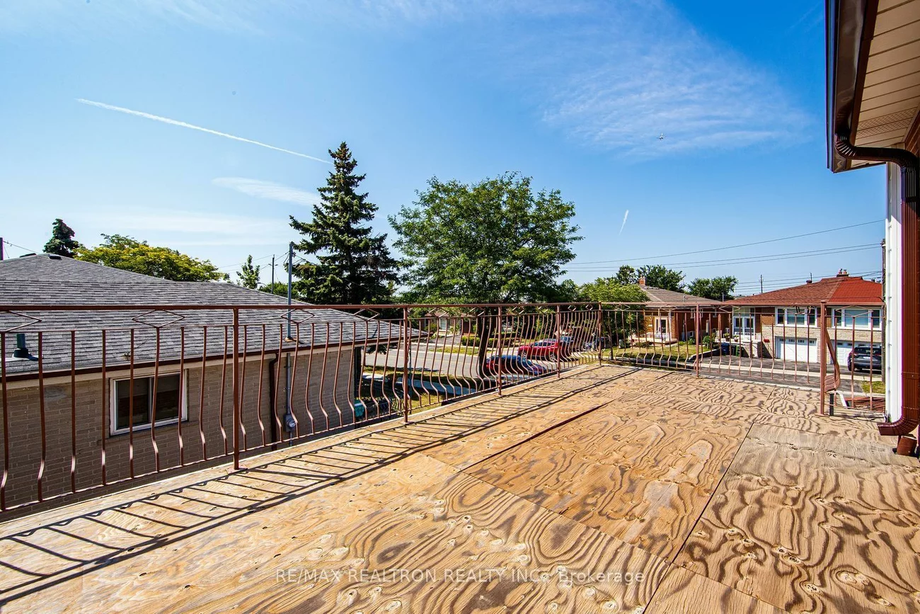 115, Hullmar, Black Creek, Toronto